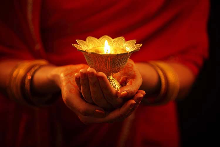 تهنئة بمناسبة عيد ديوالي الهندي في 27 أكتوبر 2019 مقدمًا